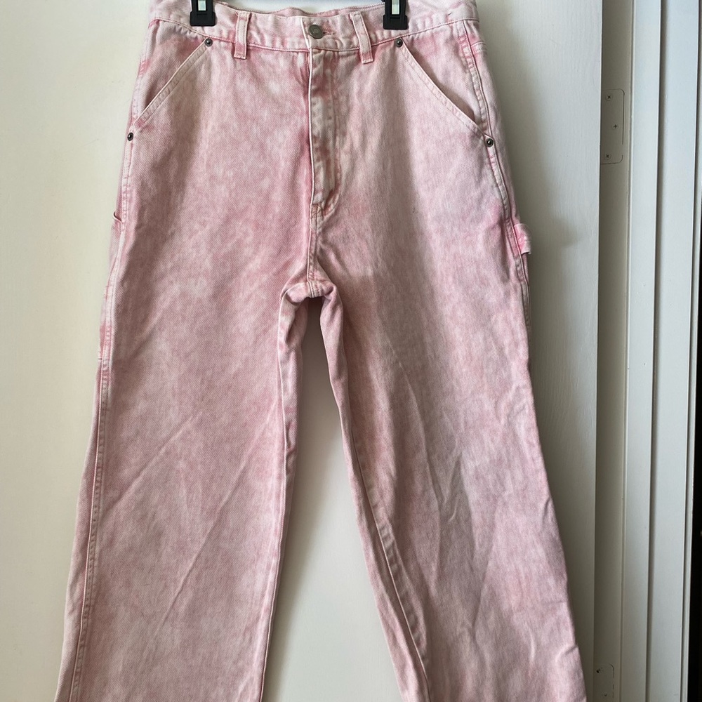 pink wide leg carpenter pants. worn twice. good condition.